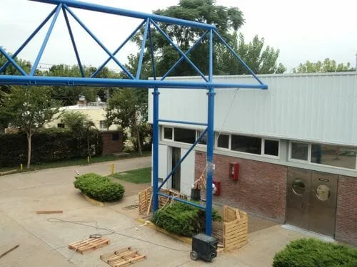 Covered reception yard