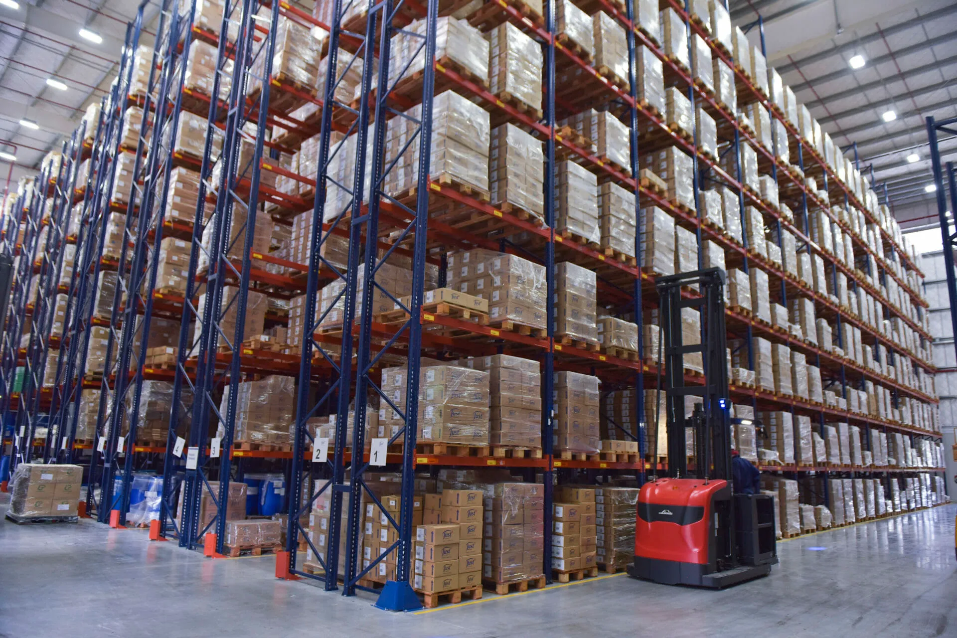 4,000-position warehouse
